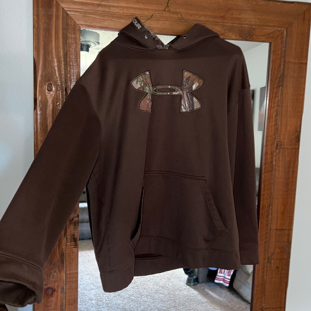 Camo Mens Under Armour hoodie - size Large